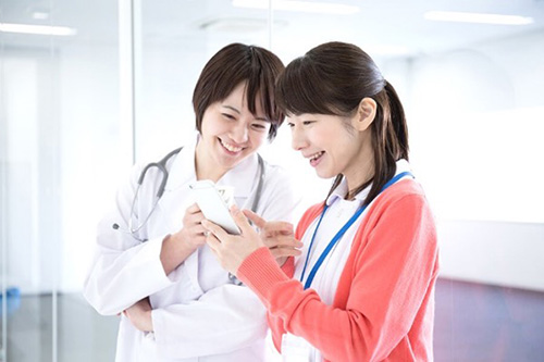 皮膚科未経験でもOK！充実の教育制度